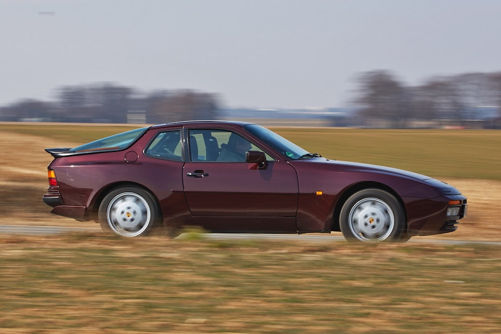 Porsche 944 S2