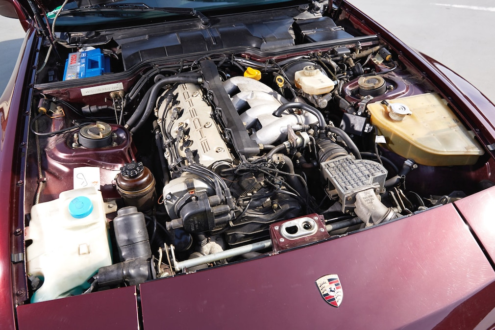 Porsche 944 S2