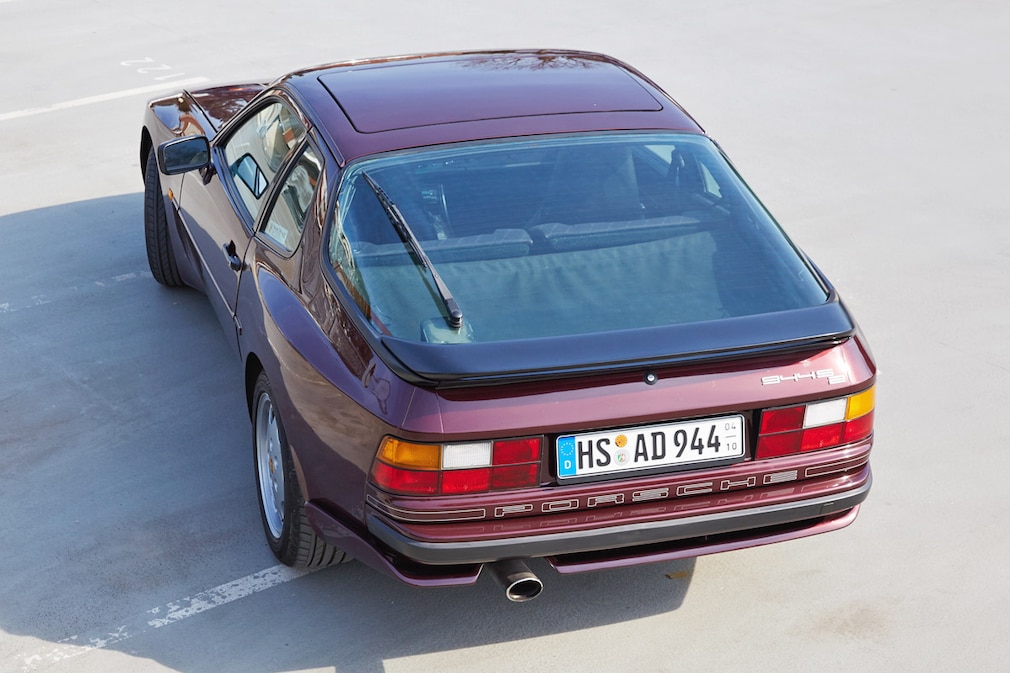 Porsche 944 S2