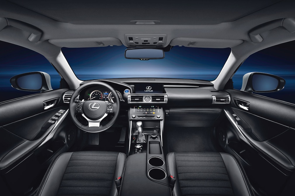 Lexus IS300h