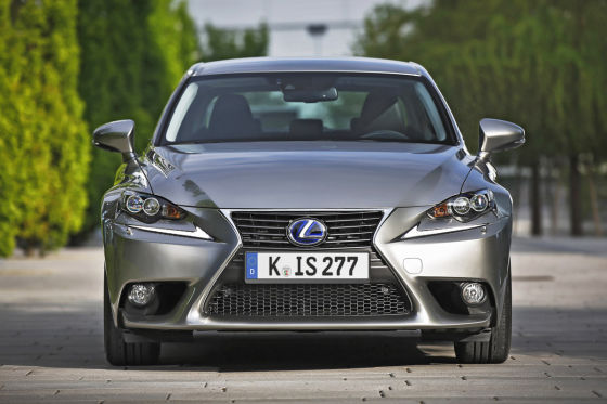 Lexus IS 330h silber Front Grill