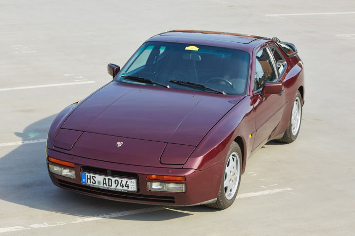 Porsche 944 S2