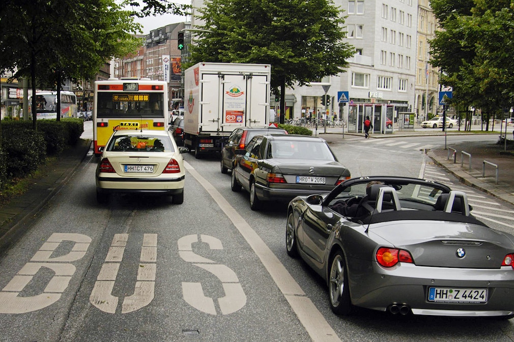 Freie Fahrt für Bus und Bahn
