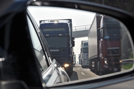 Lkw-Fahrer verprügelt Autofahrer