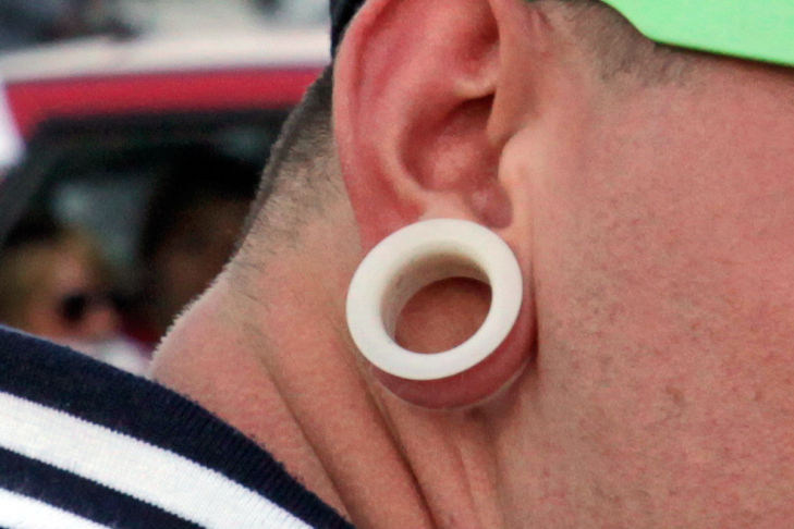 Bilder: Nazi-Aufmarsch bei Autotreffen