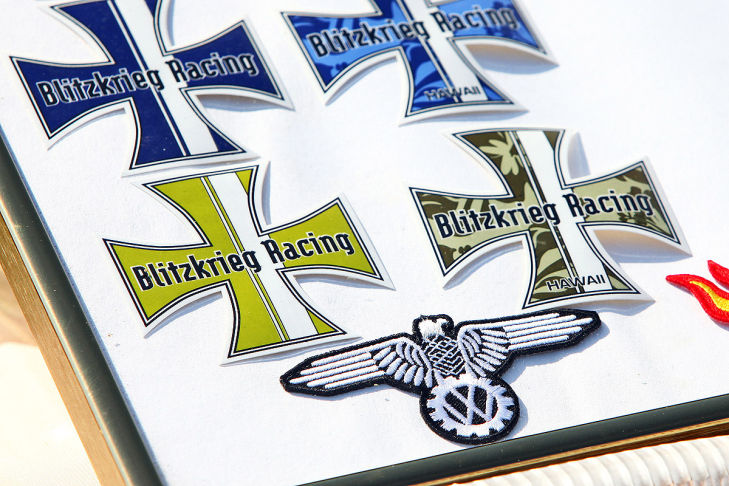 Bilder: Nazi-Aufmarsch bei Autotreffen