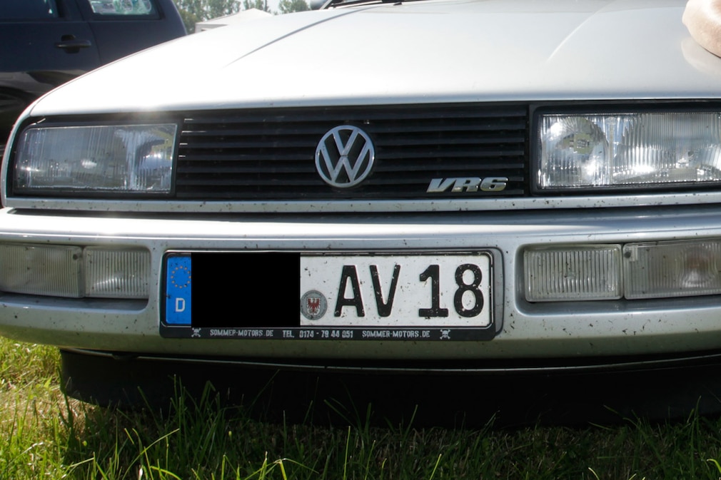 Nazi-Aufmarsch bei Autotreffen