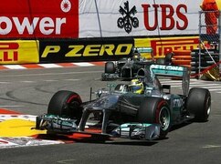 Nico Rosberg hat im teaminternen Duell gegen Lewis Hamilton aktuell die Nase vorn