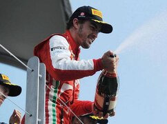 Nur nicht sparsam sein: Fernando Alonso kann sich reichlich Edelbrause leisten