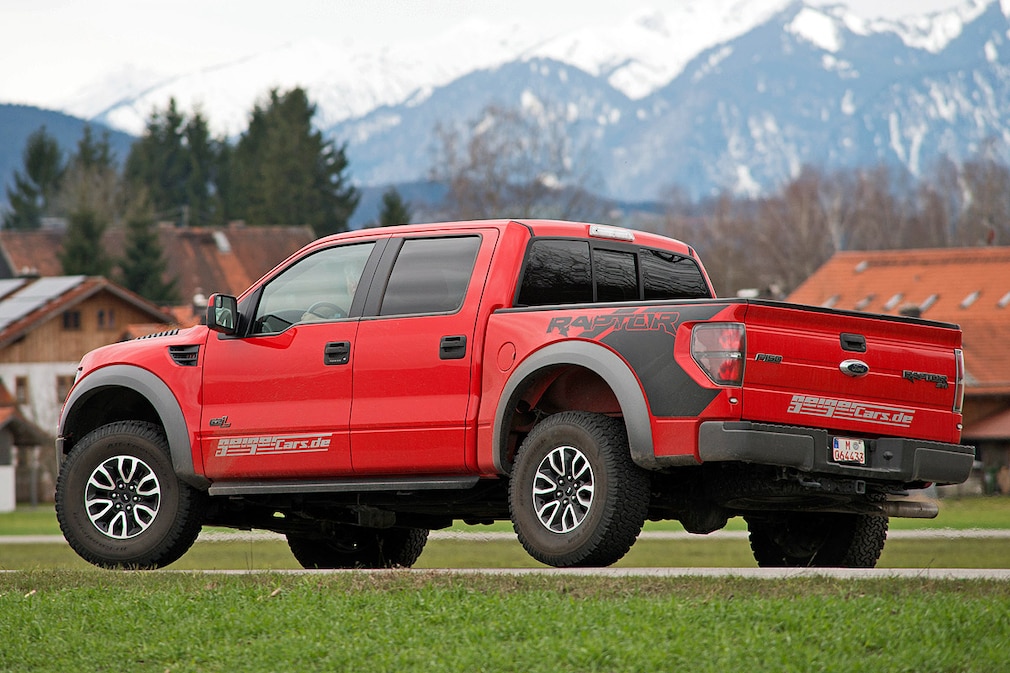Ford F-150 SVT Raptor SuperCrew