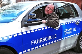 Kurz vor Schluss: Polizeiauto-Atrappen