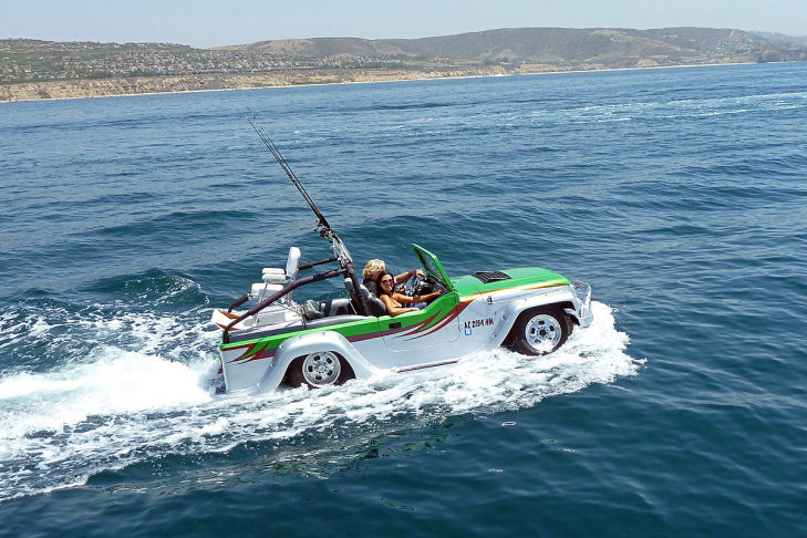 Panther WaterCar auf dem Wasser Meer