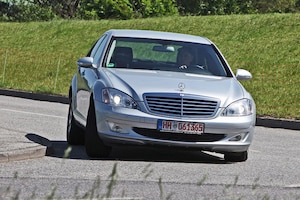 Mercedes S 320 CDI fahrend