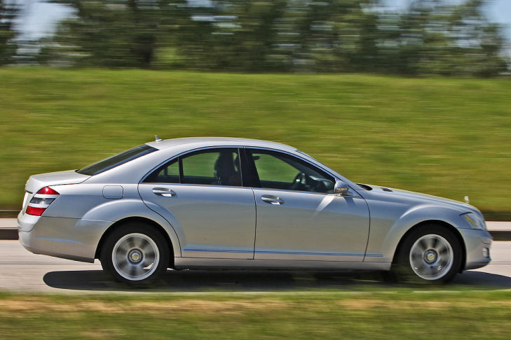 Mercedes S 320 CDI fahrend