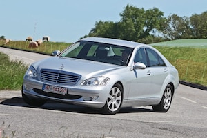 Mercedes S 320 CDI fahrend