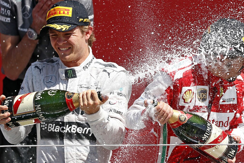Nico Rosberg feiert seinen Sieg beim Formel 1-GP in Silverstone 2013