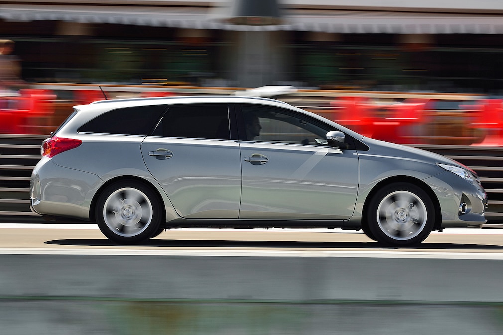 Toyota Auris Touring Sports Hybrid
