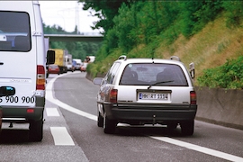 Standspur zum Einfädeln benutzen