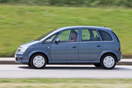 Opel Meriva Automatik zeigt F