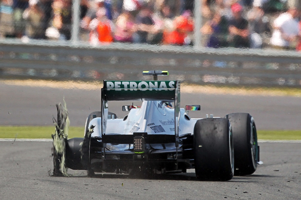 Lewis Hamilton beim Großen Preis von Großbritannien nach einem Reifenplatzer