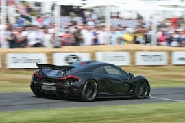 McLaren P1 fahrend dynamisch
