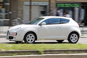 Alfa Romeo MiTo 1.4 16V Turismo fahrend