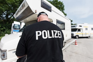 Wohnmobile auf dem Weg in den Urlaub: Achtung, Polizeikontrolle!