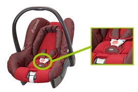 Kind im Kindersitz