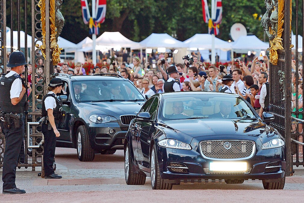 Kate und William; Nachricht im Jaguar XJ