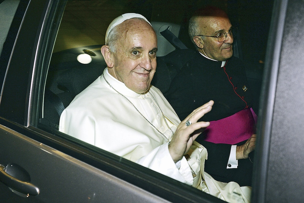 Pope Francis leaves the Guanabara Palace by car, after welcomed by the President of Brasilian Republic Dilma Vana Rousseff Linhares, at in Rio De Janeiro