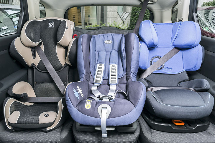 Kindersitze im Kia Carens 1.7 CRDI