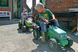 Mit Kindertreckern auf Tour