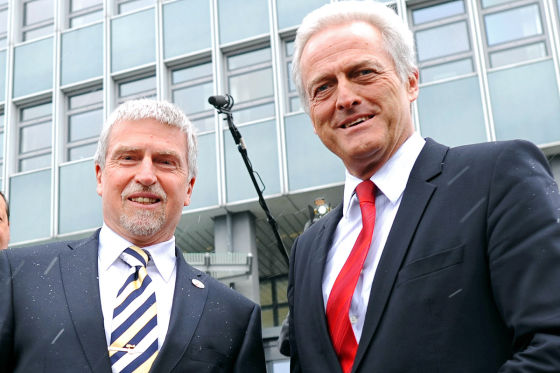 KBA-Präsident Ekhard Zinke (l.), Bundesverkehrsminister Peter Ramsauer