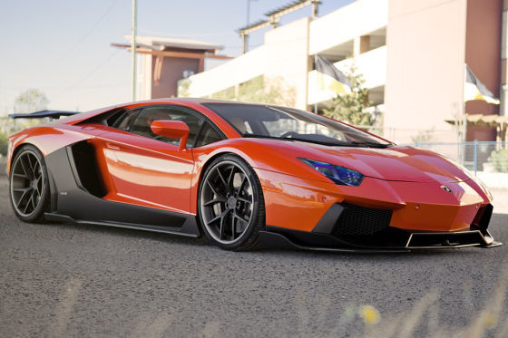 Lamborghini Aventador SR schräg vorne