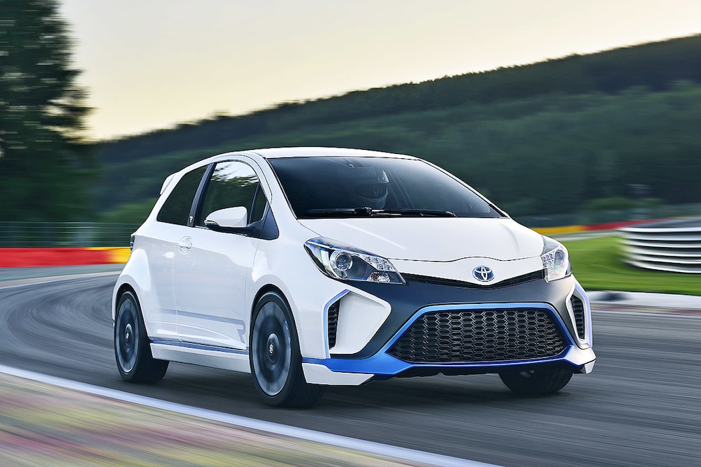 Toyota  Yaris  Hybrid R