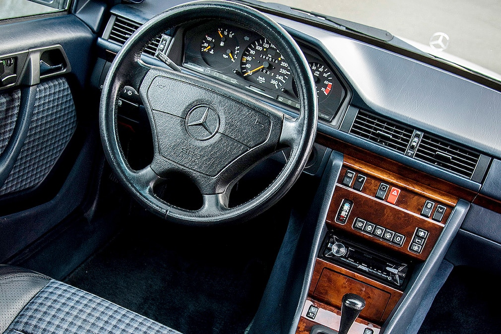 Mercedes-Benz 500E