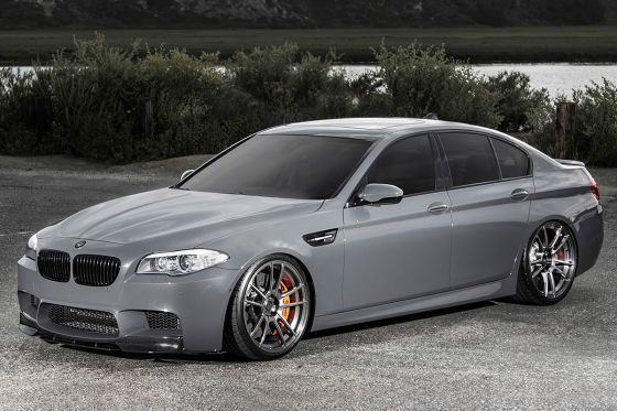 BMW M5 Vorsteiner schräg vorne