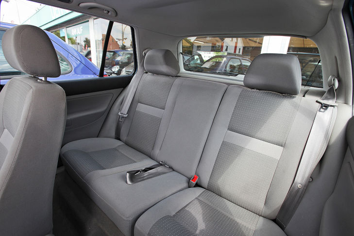 VW Golf IV 1.4 Ocean, Gebrauchtwagen, Innenraum