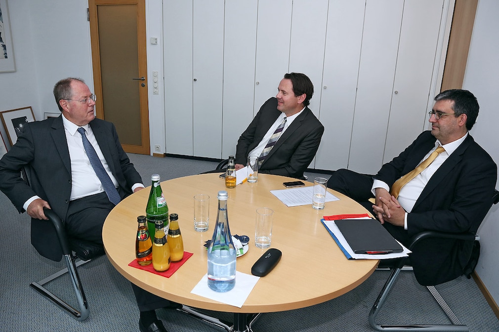 Interview mit Peer Steinbrück  im  Willy-Brandt Haus