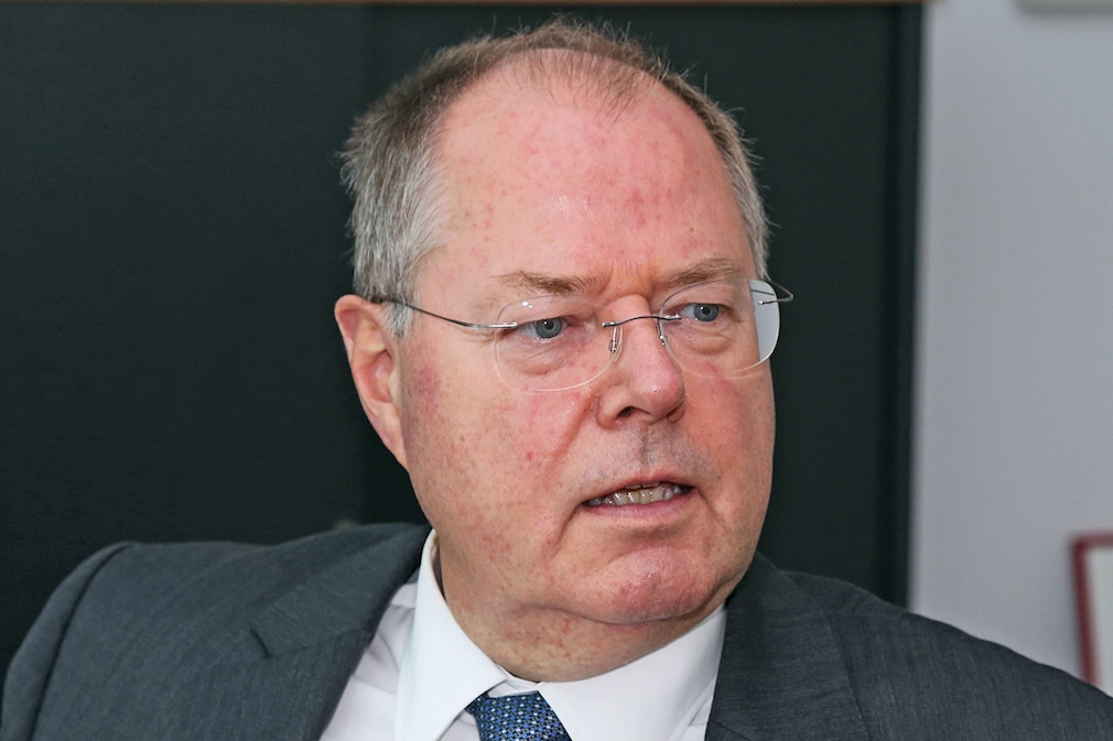 Interview mit Peer Steinbrück  im  Willy-Brandt Haus