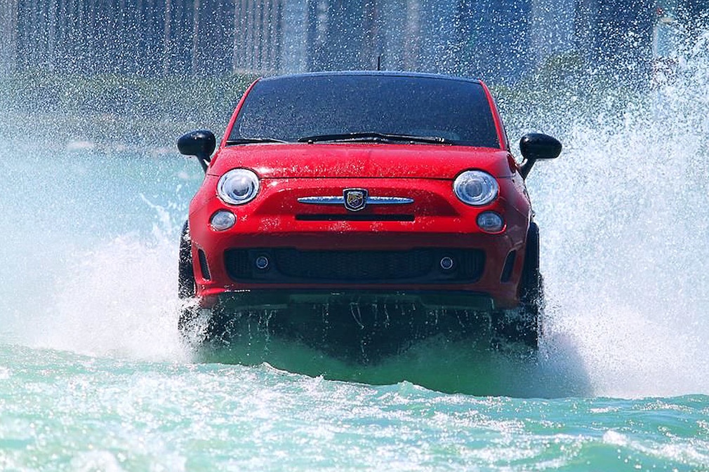 Fiat 500 als Jetski