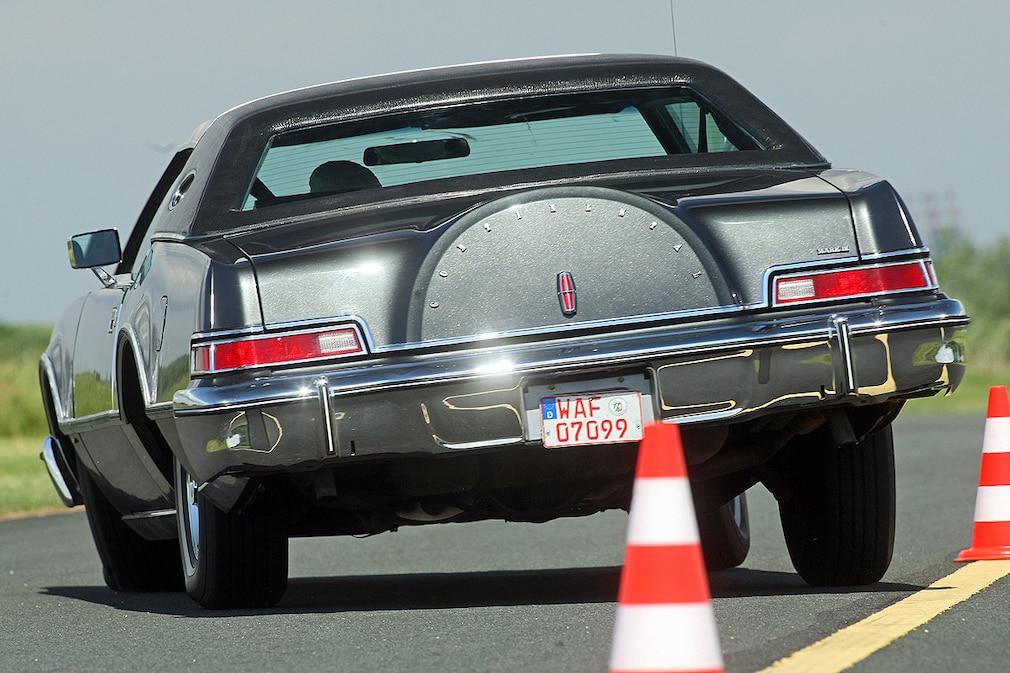 Lincoln Continental Mark IV Blue Diamond Edition