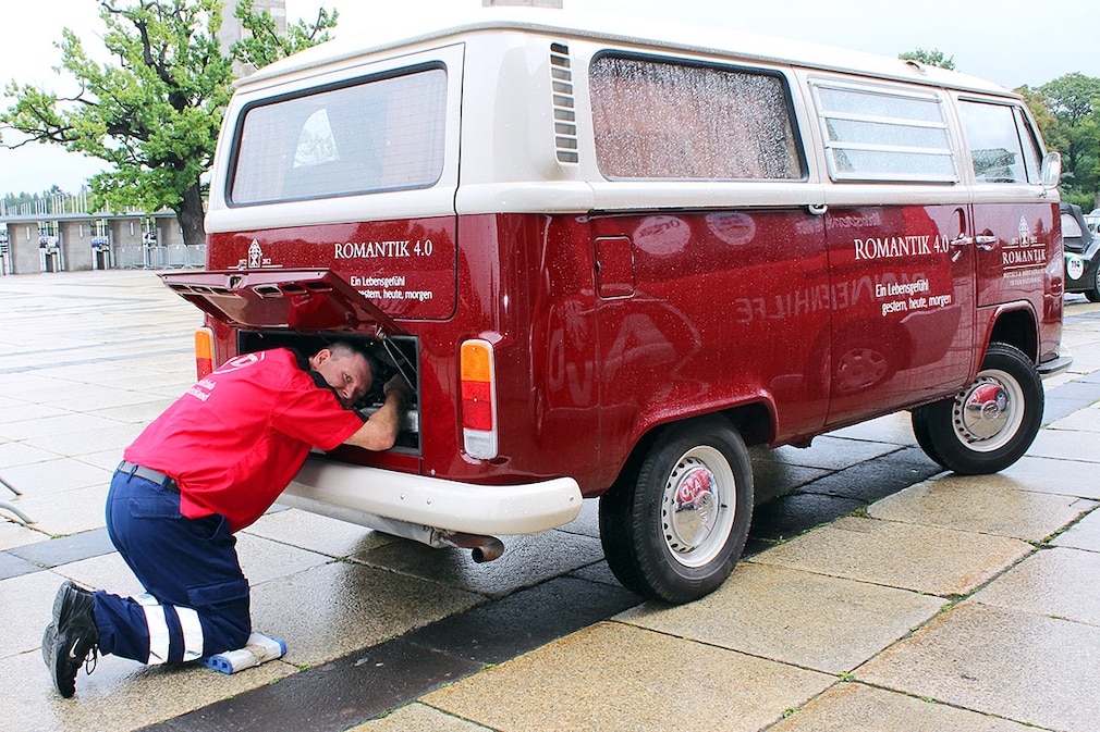 Durch Servicekoordinator Thomas Konopka bekam der Motor des VW T2 von 1972 wieder Zündfunken