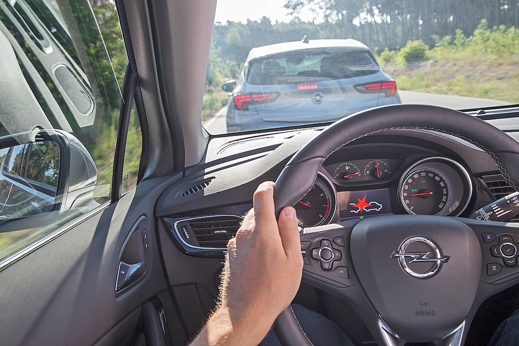 Opel Astra OnStar Assistenssystem !!! SPERRFRIST 03.09.15 00:01 Uhr !!!