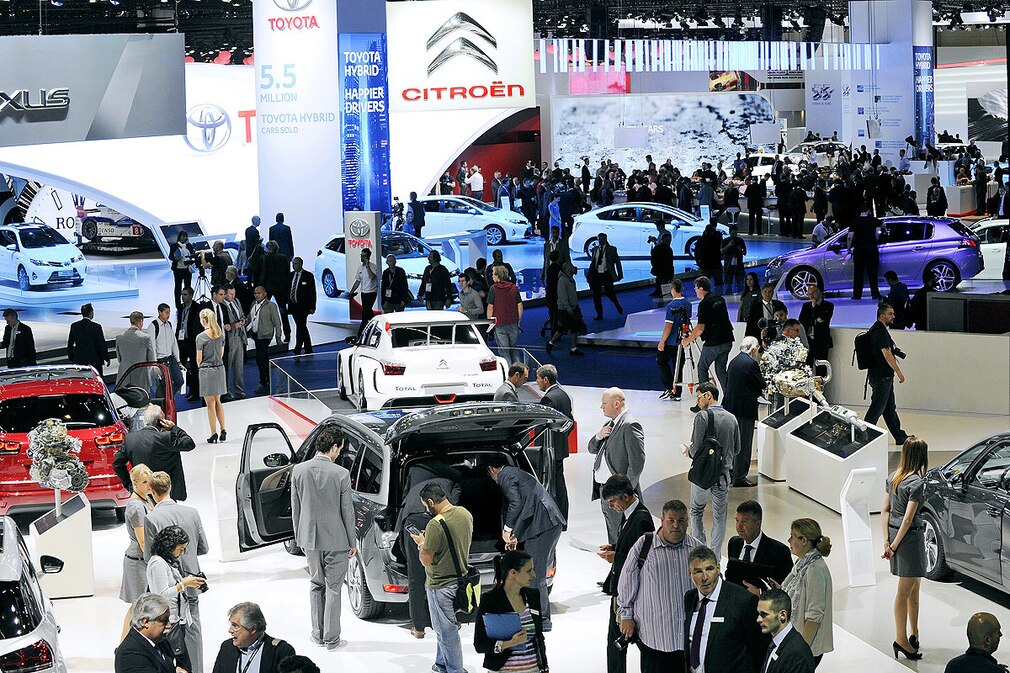 Zuschauer bei der IAA 2013