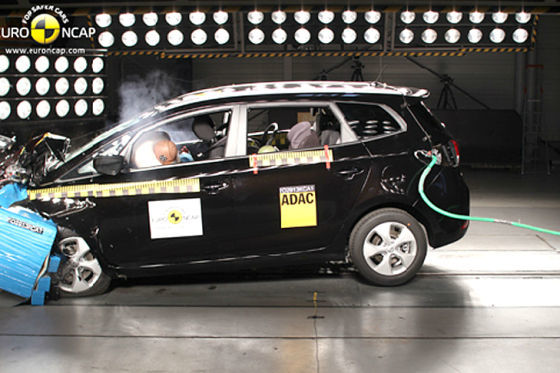 Kia Carens im Euro NCAP-Crashtest (September 2013)