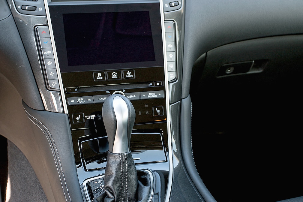 Infinti Q50
