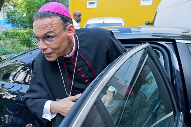Bischofs-Affäre: Die Dienstwagen der Kirchenmänner