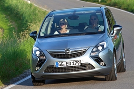 Opel Zafira Tourer 1.6 SIDI Turbo mit 200 PS