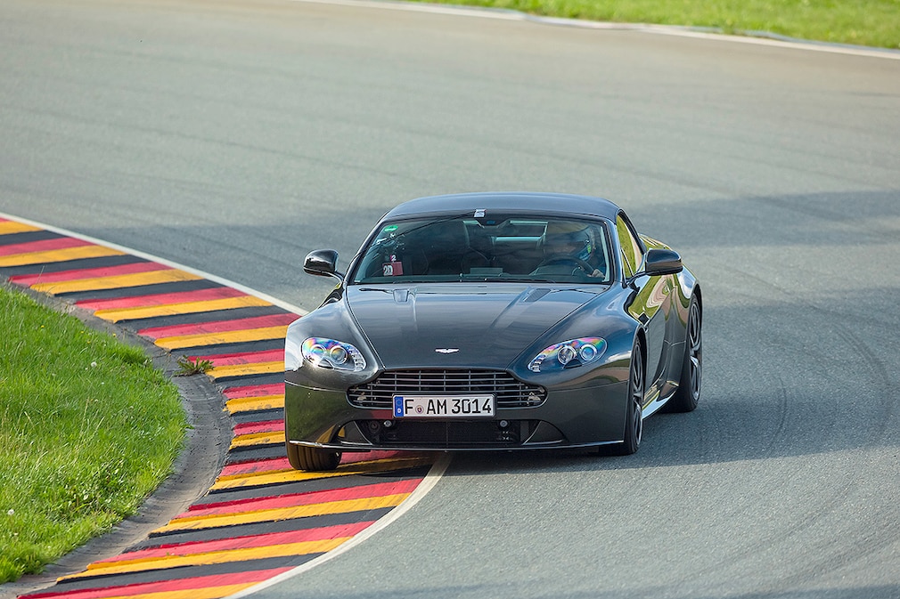 Aston Martin Vantage SP10